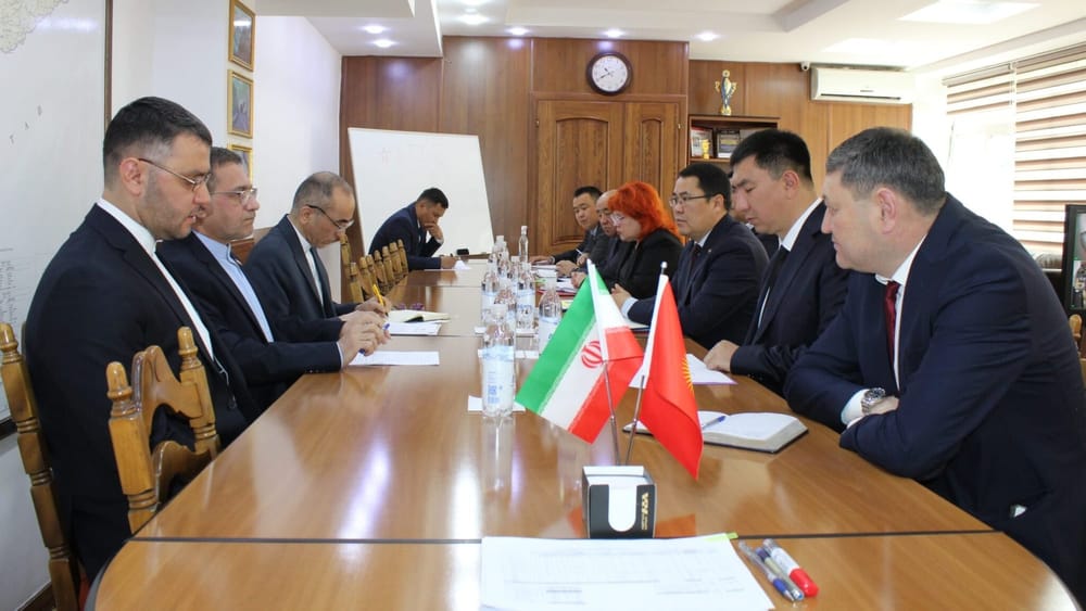 Кыргызстан и Иран обсудили увеличение объемов грузоперевозок изображение публикации