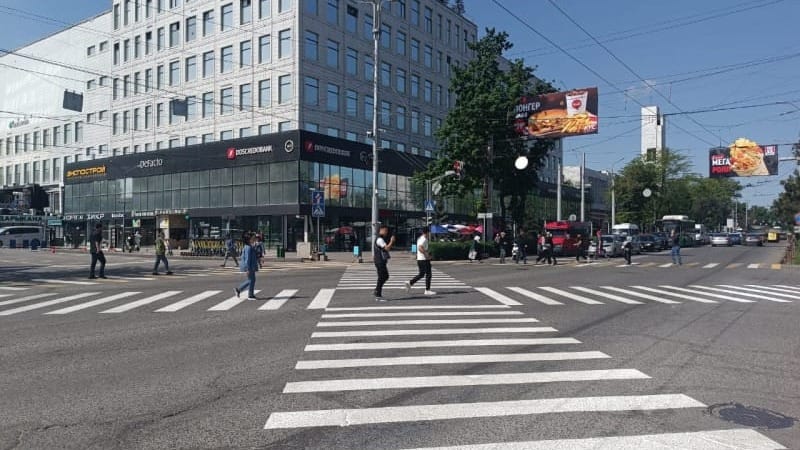 В центре Бишкека появился диагональный пешеходный переход изображение публикации