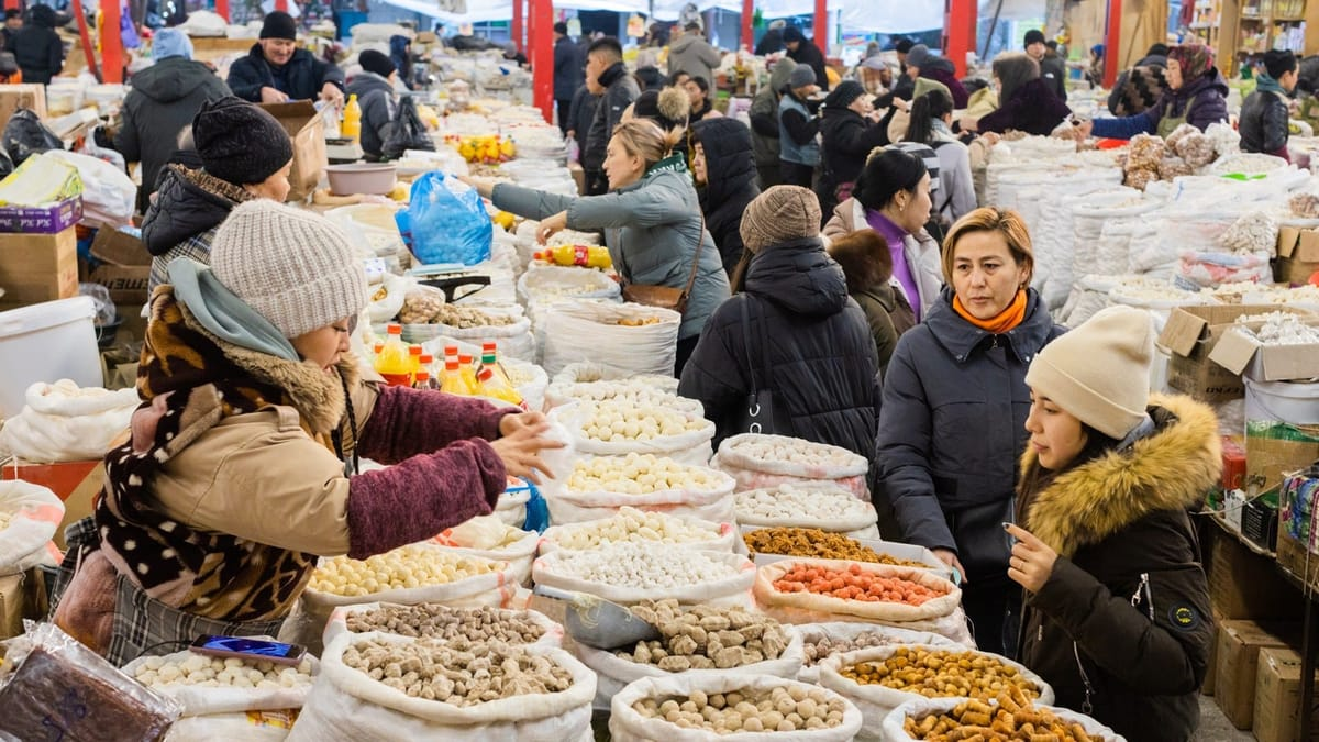 В Кыргызстане с 1 июля упразднили патенты на торговлю: что делать предпринимателям?